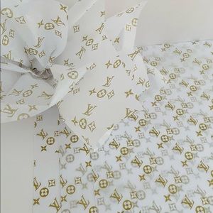 100 pieces Louis Vuitton tissue paper.  Open box authentic